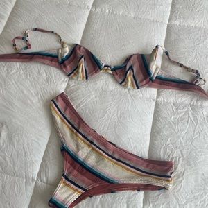 Billabong size S bikini